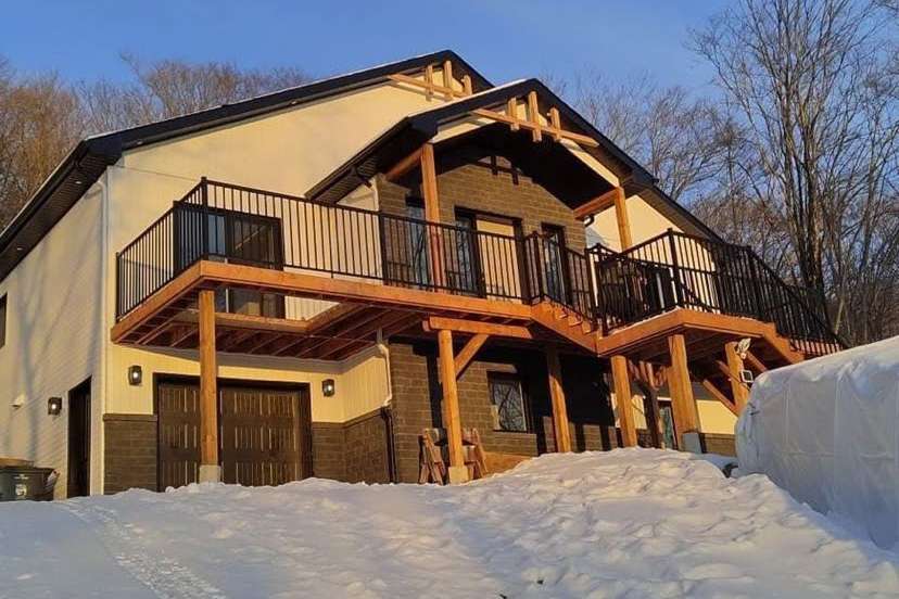 chalet dans la neige